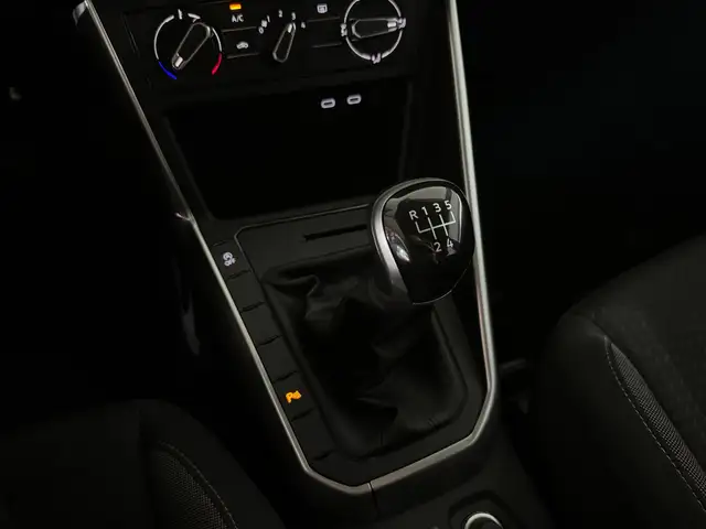 Volkswagen Polo view 14