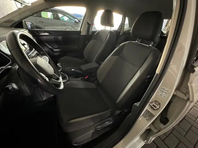 Volkswagen Polo view 10