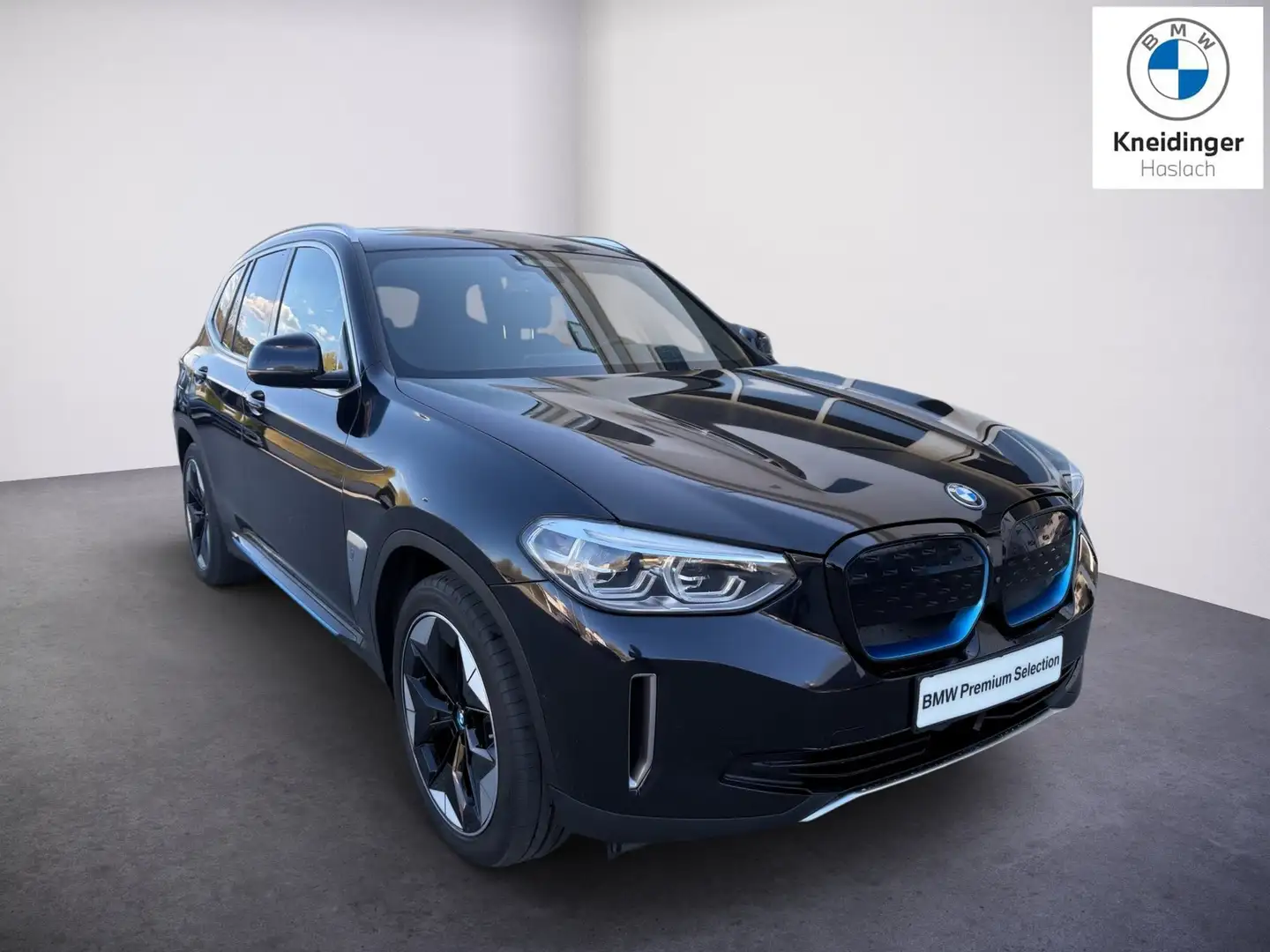 BMW iX3 Schwarz - 1