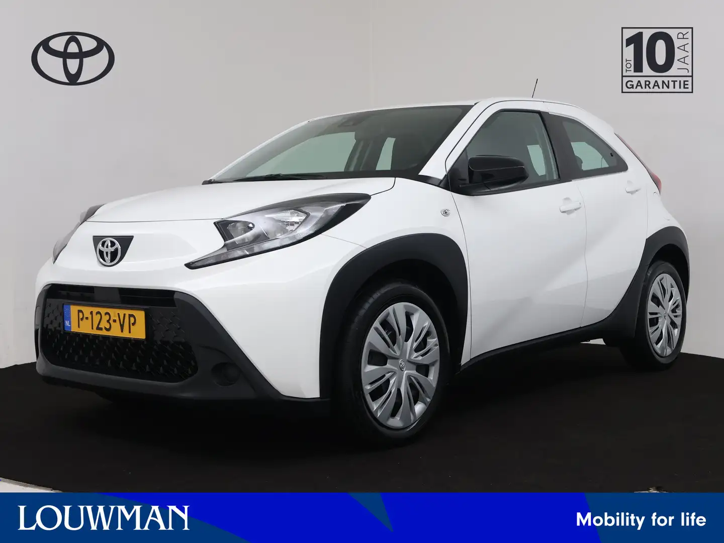 Toyota Aygo X 1.0 VVT-i MT Play | Trekhaak | Airco | Camera | Wit - 1