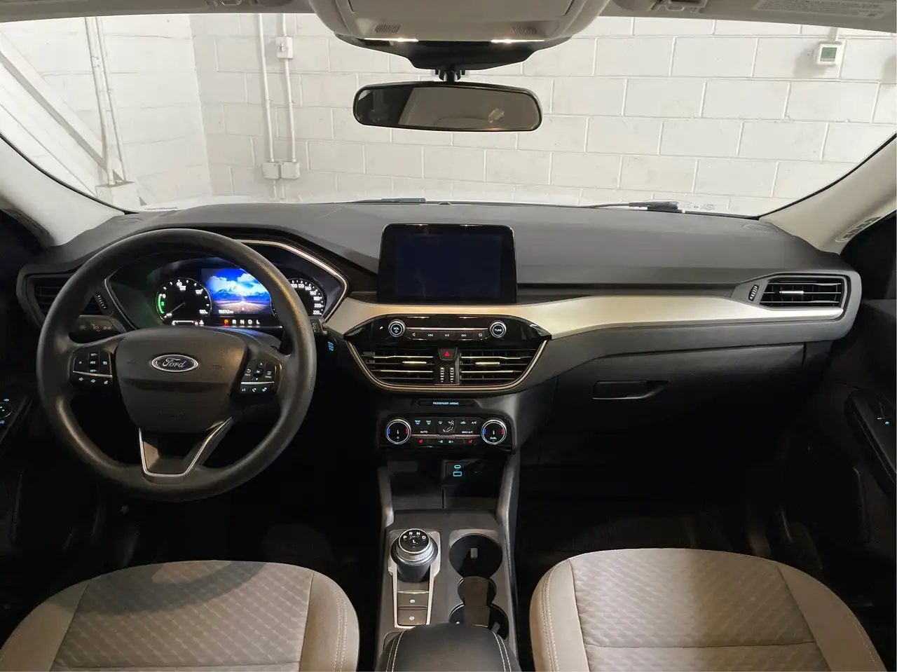 Ford Escape снимка Ford Escape