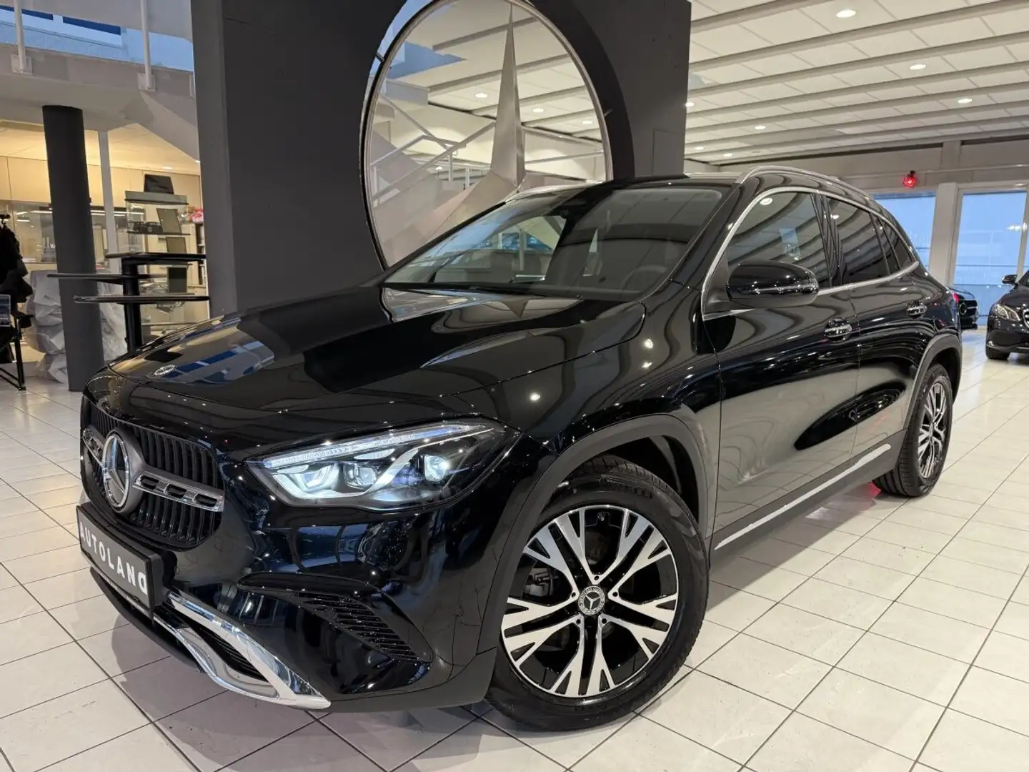 Mercedes-Benz GLA 200 d 4Matic Ö Edition Schwarz - 2