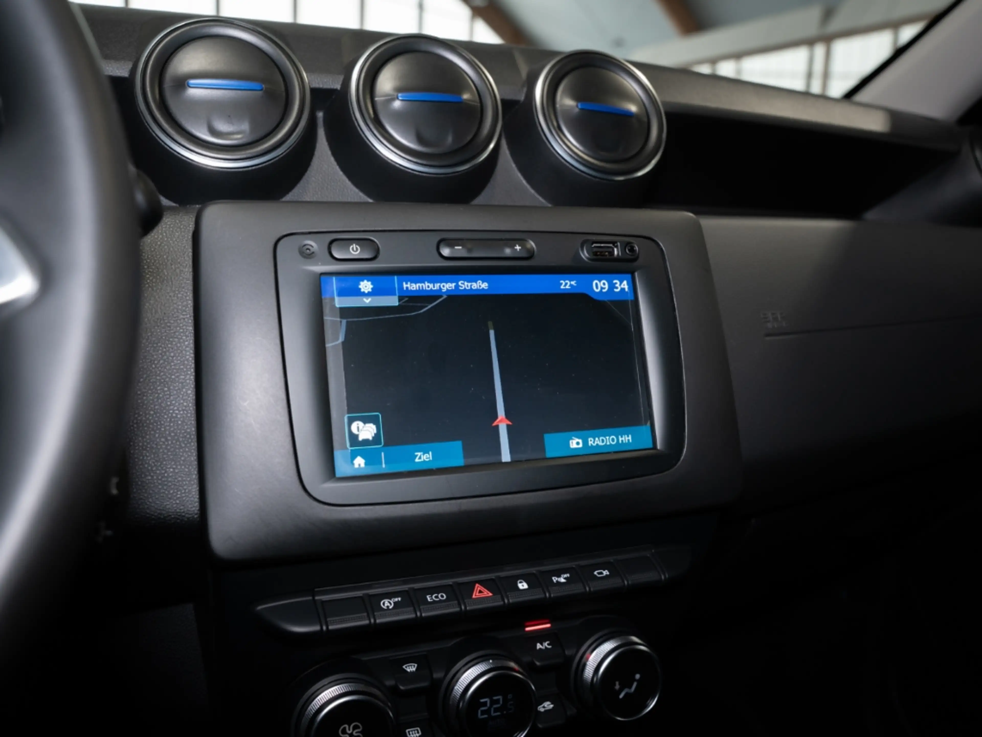 Dacia Duster II Celebration Navi Apple CarPlay Android Auto Kli — photo 12