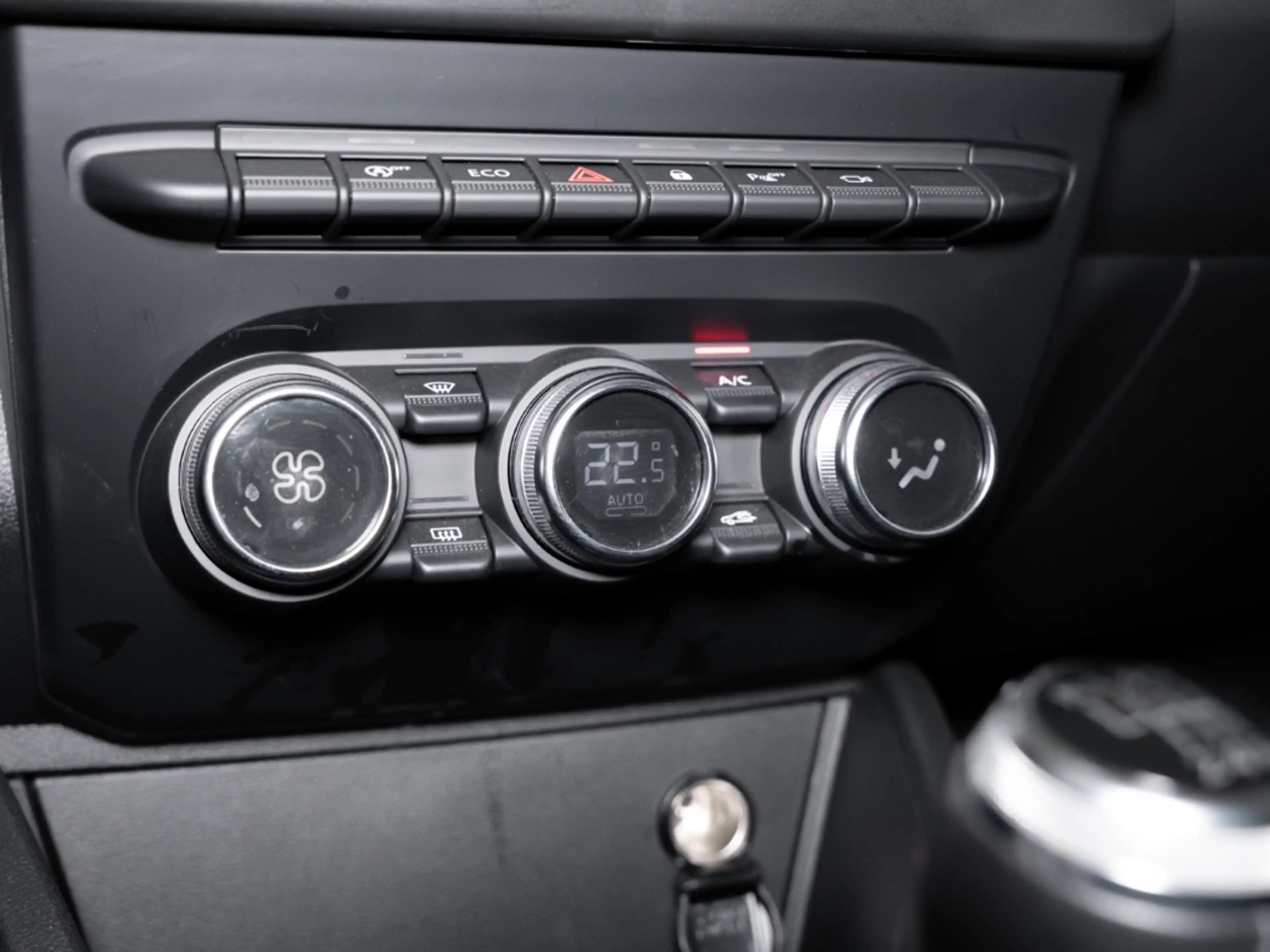 Dacia Duster II Celebration Navi Apple CarPlay Android Auto Kli — photo 10