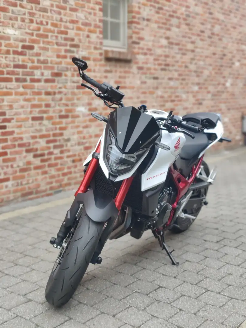 Honda CB 750 Hornet (A2 35kw) Bílá - 1
