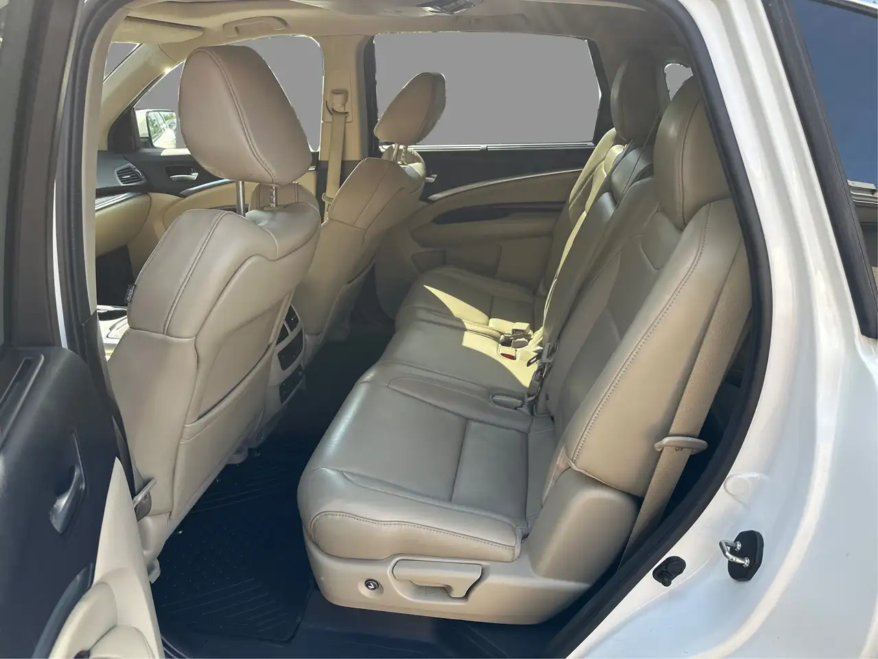 Acura MDX снимка Acura MDX