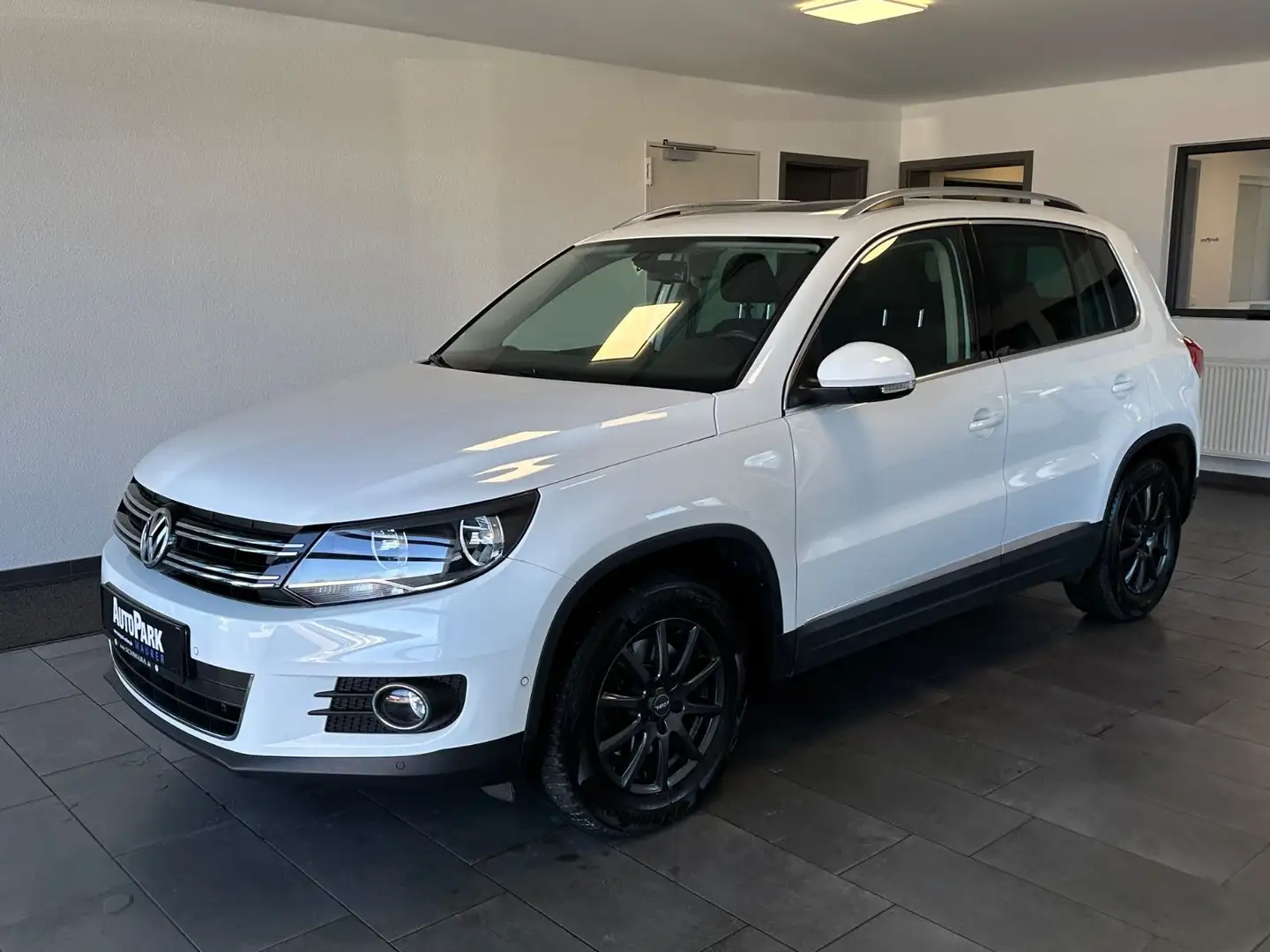 Volkswagen Tiguan Sport & Style BMT Pano*AHK Weiß - 1