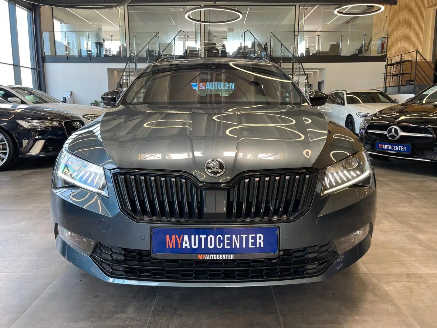 Skoda Superb Combi Sportline *KAM*NAVI*ALCANTARA*DAB+* Grau - 2