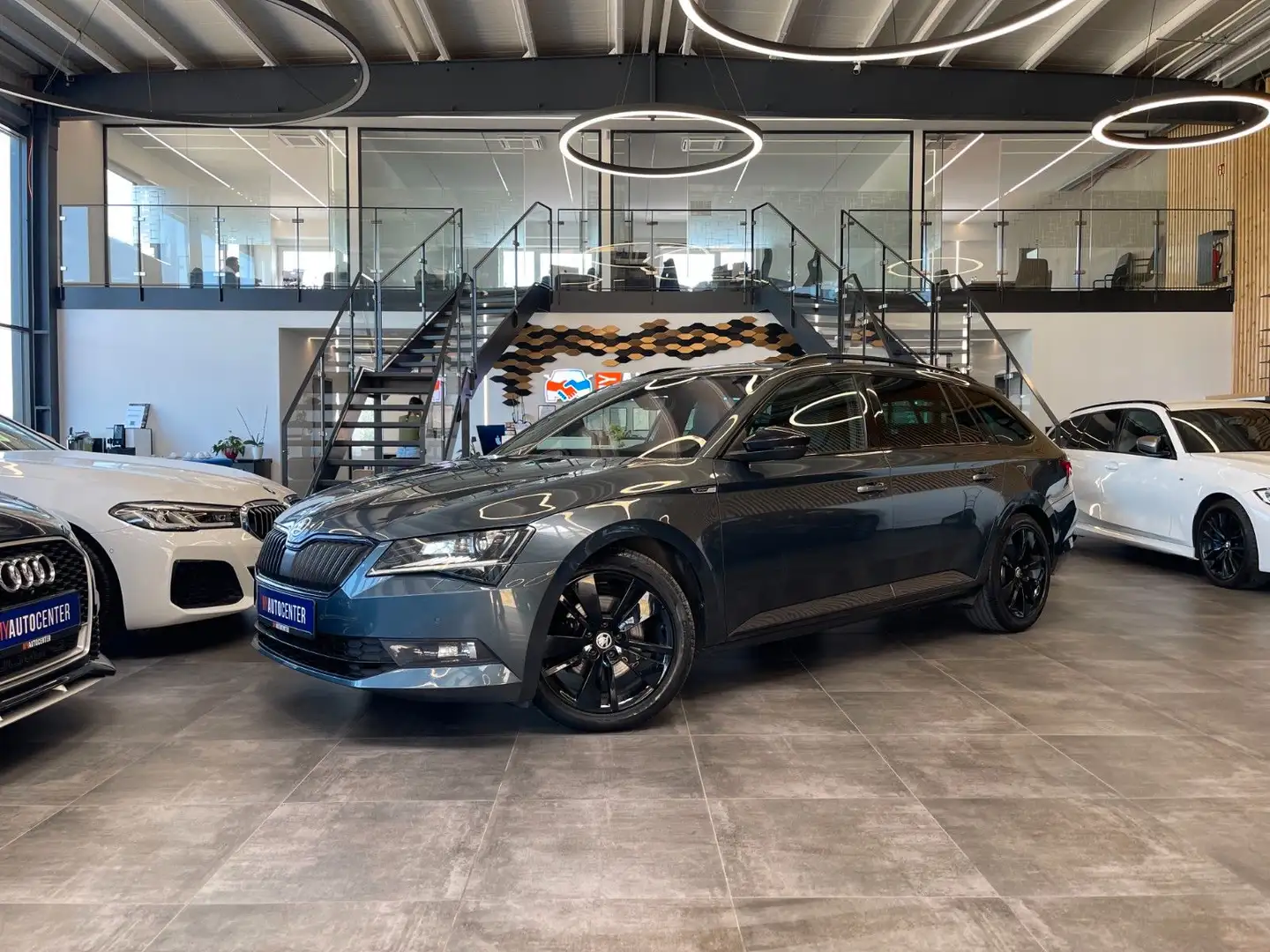 Skoda Superb Combi Sportline *KAM*NAVI*ALCANTARA*DAB+* Grau - 1