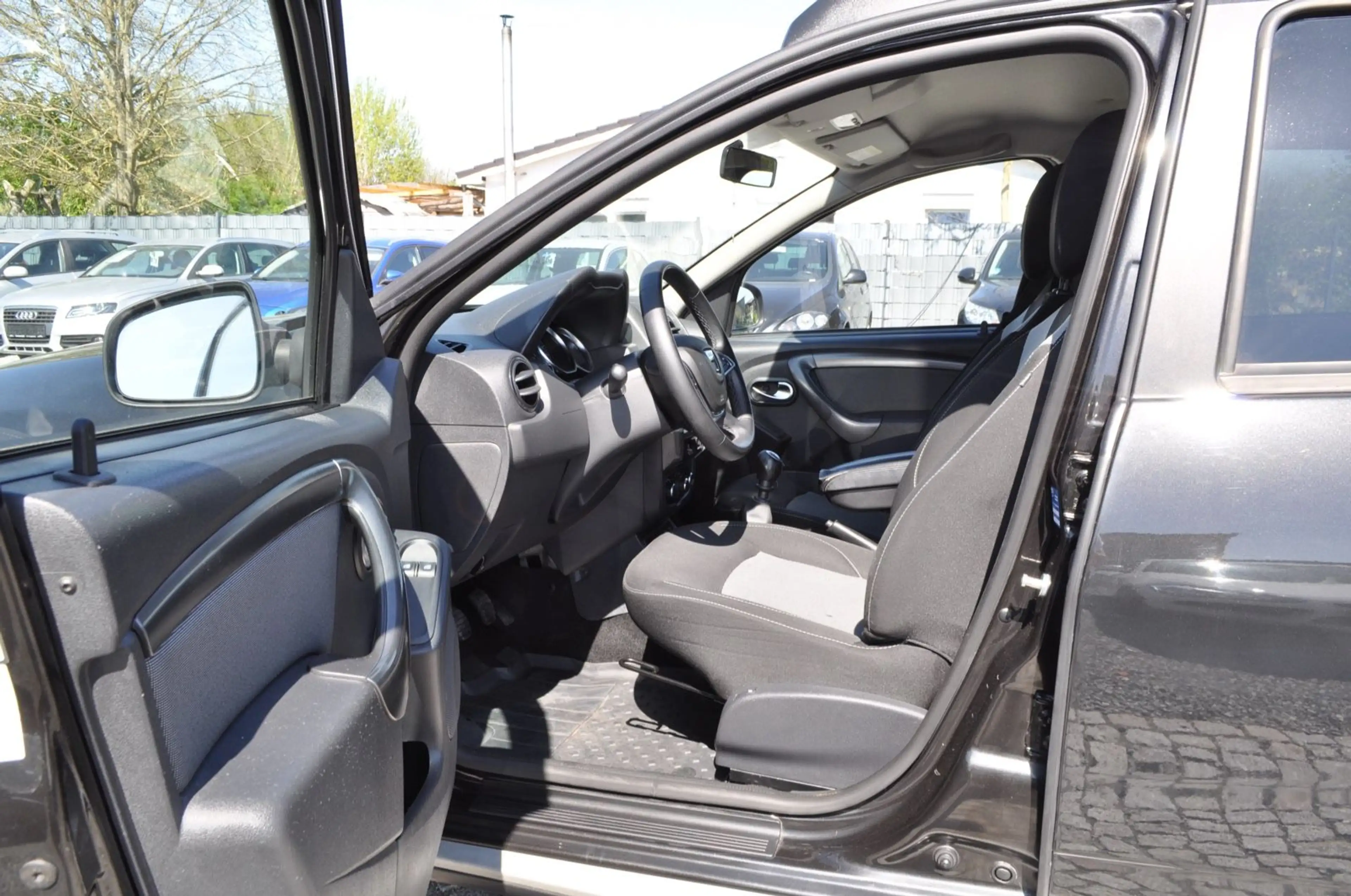 Dacia Duster I Black Shadow 4x2 /STEUERKETTE NEU/PDC — photo 7