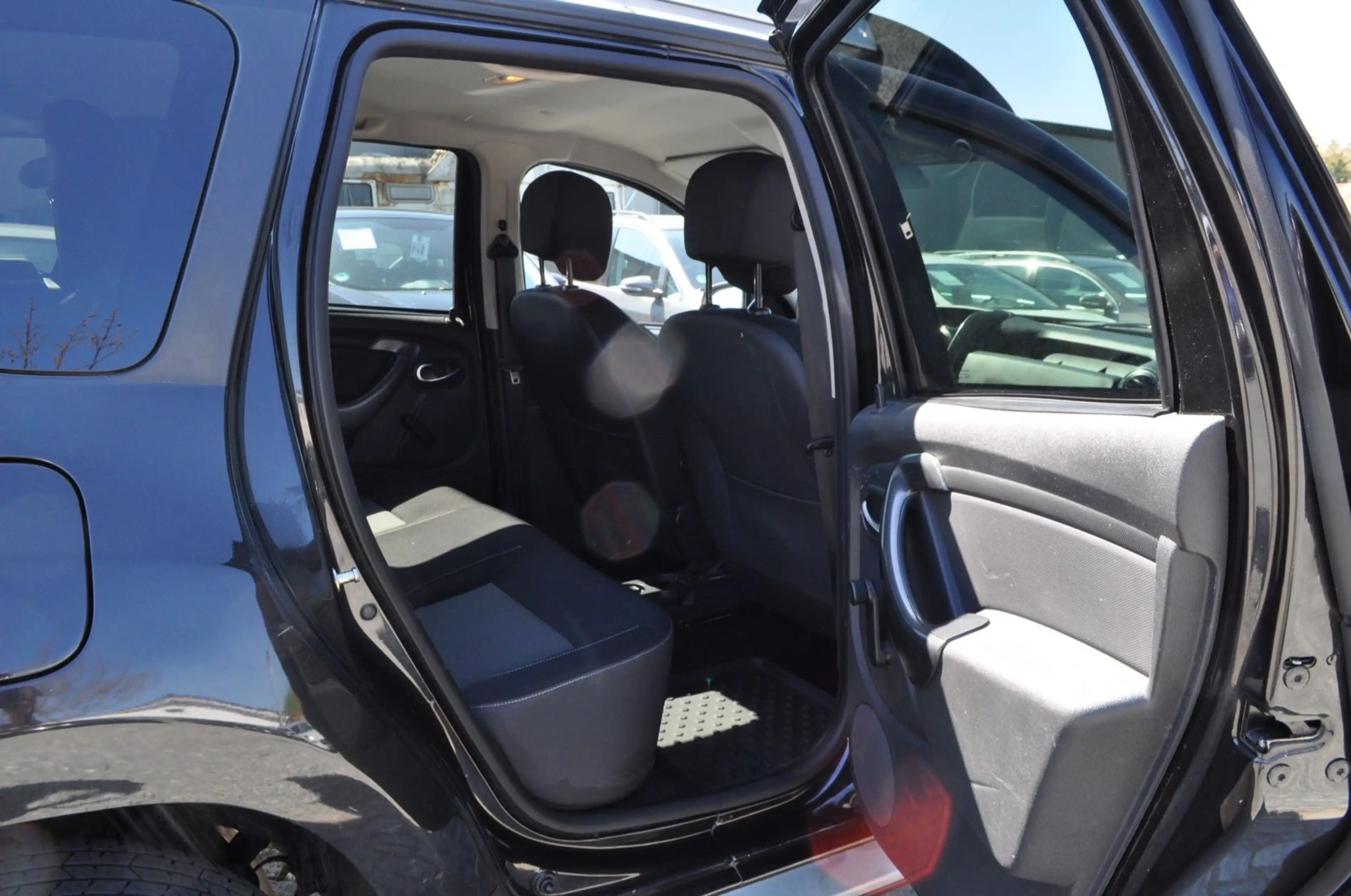 Dacia Duster I Black Shadow 4x2 /STEUERKETTE NEU/PDC — photo 10