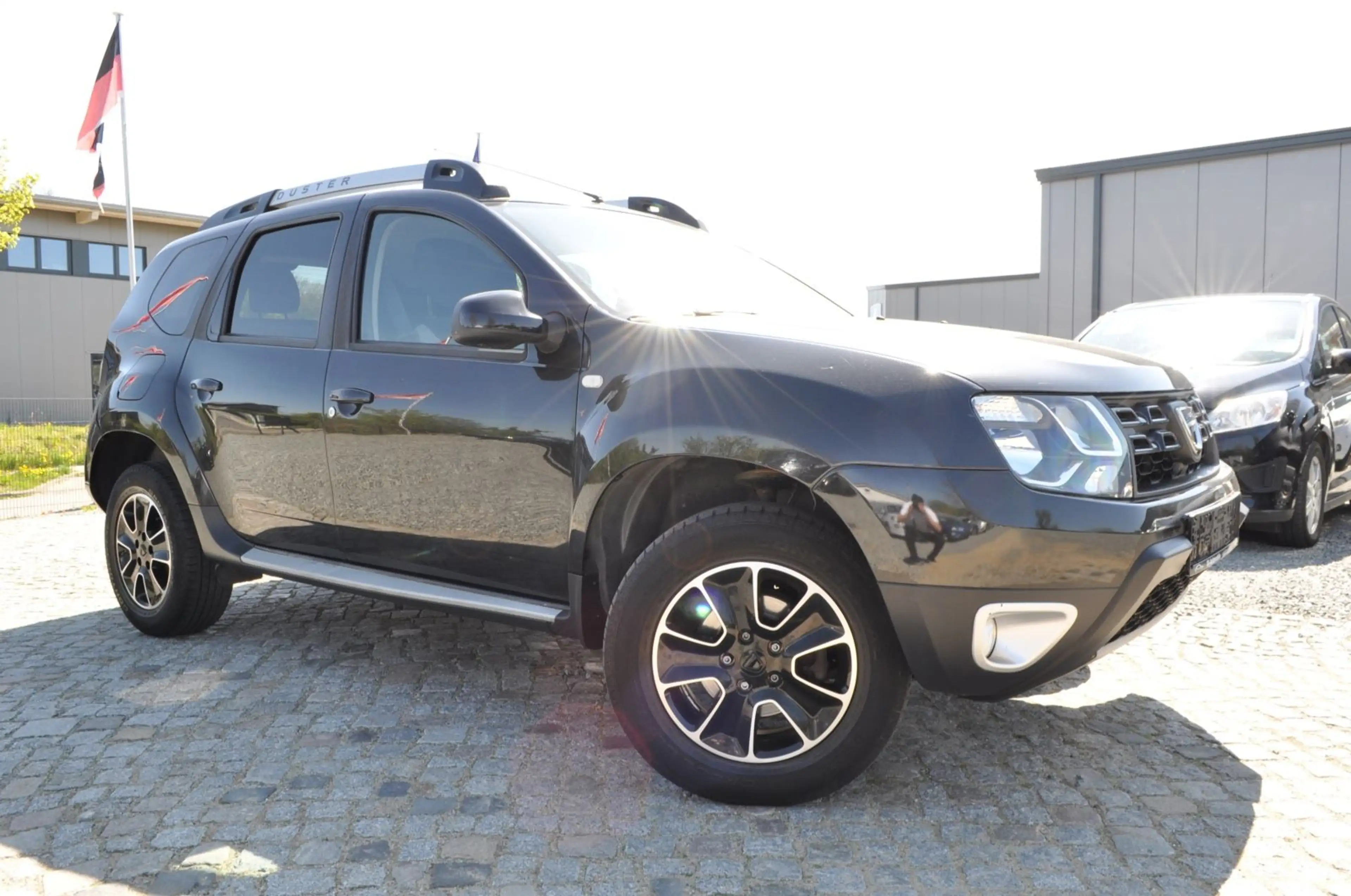 Dacia Duster I Black Shadow 4x2 /STEUERKETTE NEU/PDC — photo 3