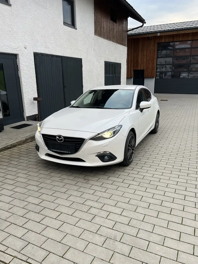 Mazda 3 G120 Attraction - 1