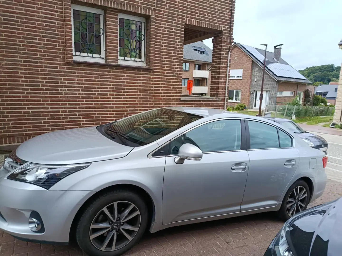 Toyota Avensis Avensis 1.6 Gris - 1