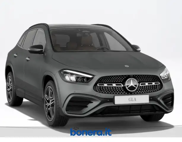 Mercedes-Benz Gla view 2