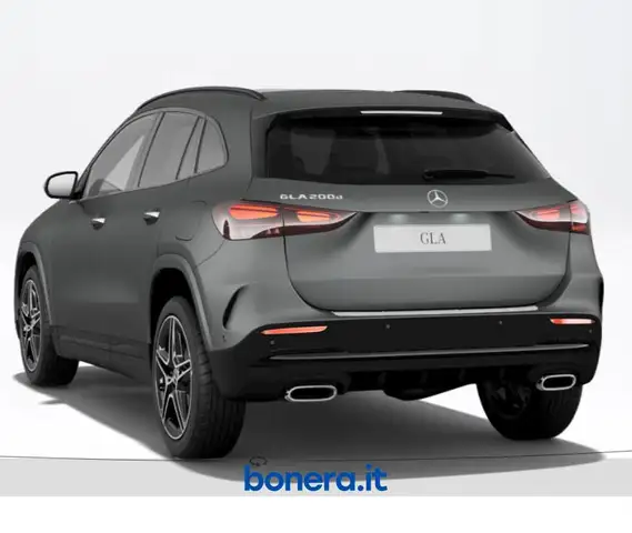 Mercedes-Benz Gla view 4