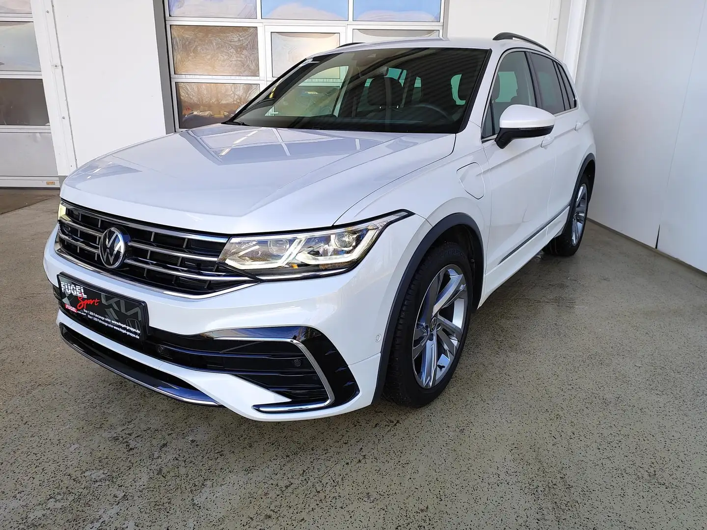 Volkswagen Tiguan 1.4 TSI R-Line eHybrid DSG LED|virt.Cock.|Navi|AHK Weiß - 2