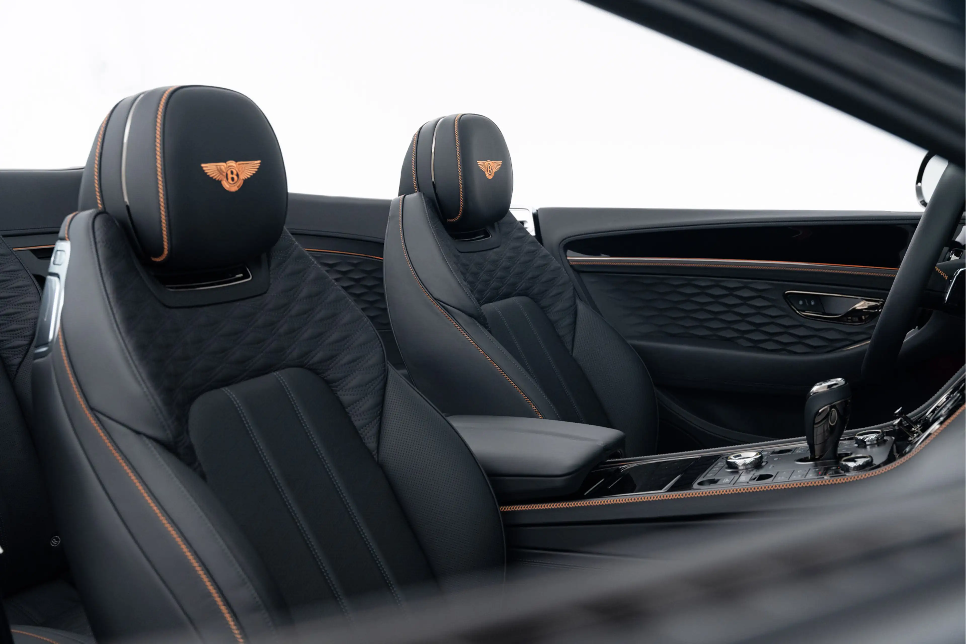 Bentley Continental GTC S V8 Hybrid MY2026 — photo 9