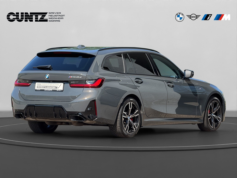 BMW 340 M340d xDrive Touring Panorama DrivingAssistantProf — photo 5
