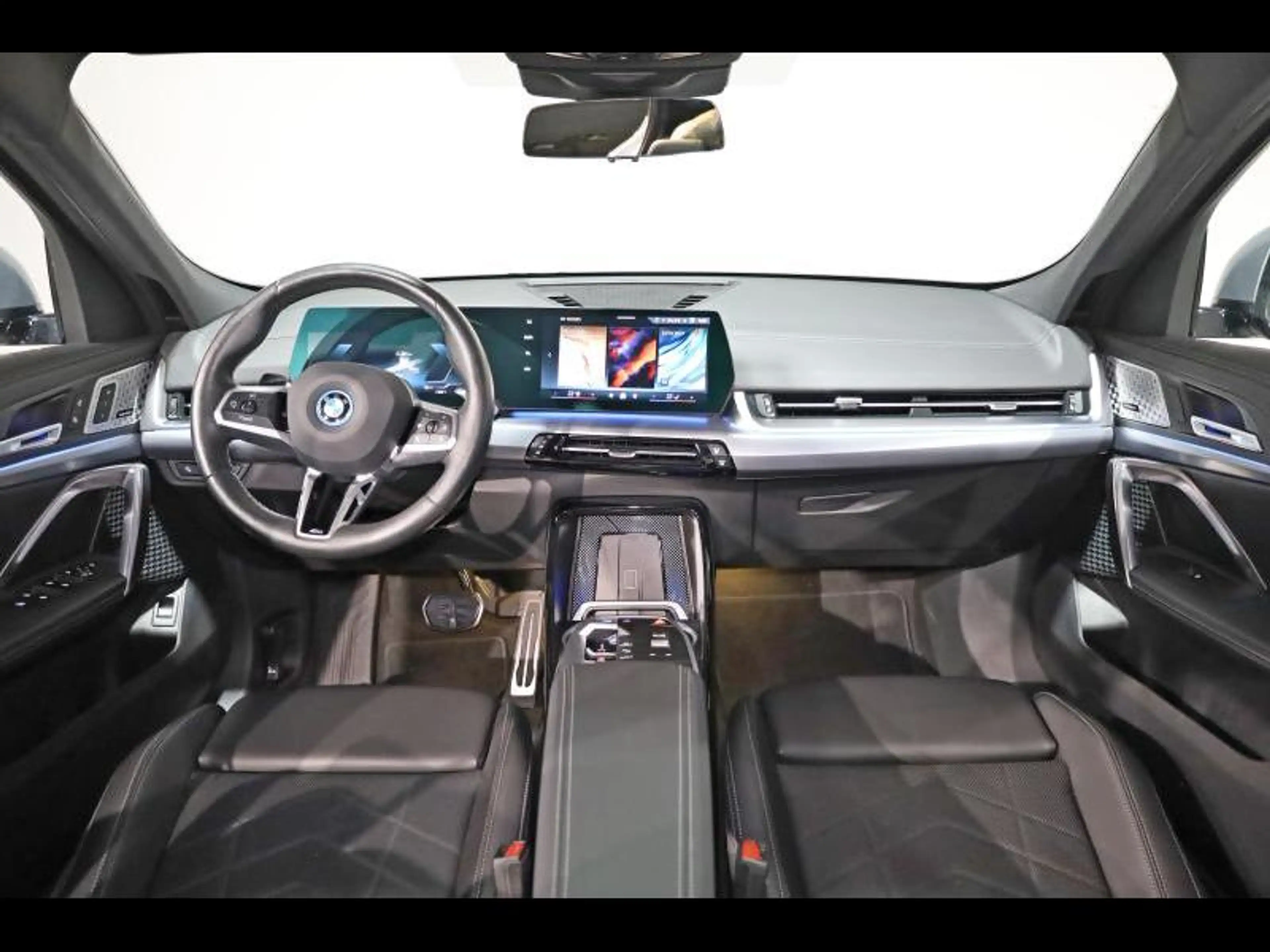 BMW iX2 xDrive30 Kit M Sport — photo 7