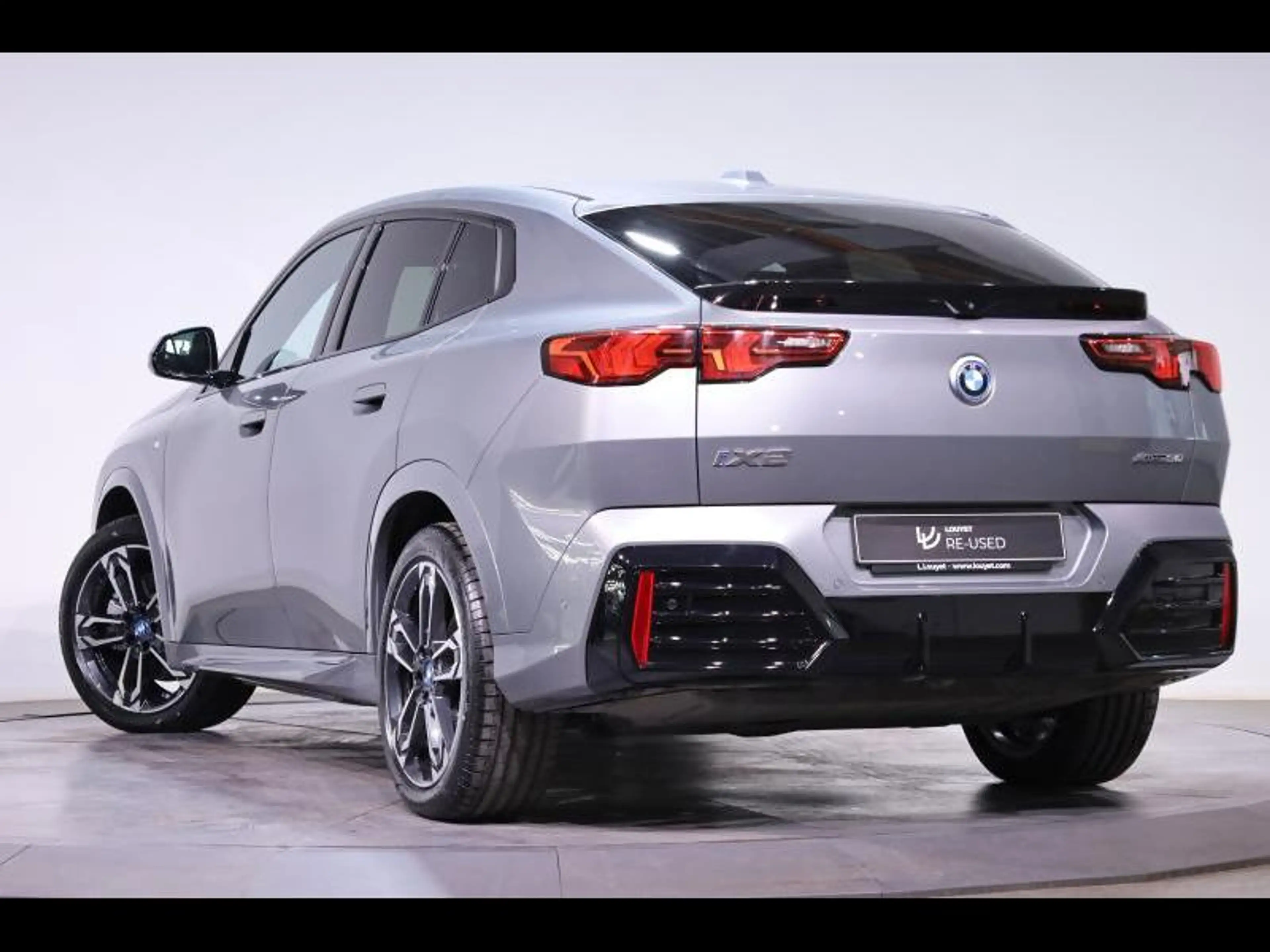 BMW iX2 xDrive30 Kit M Sport — photo 5
