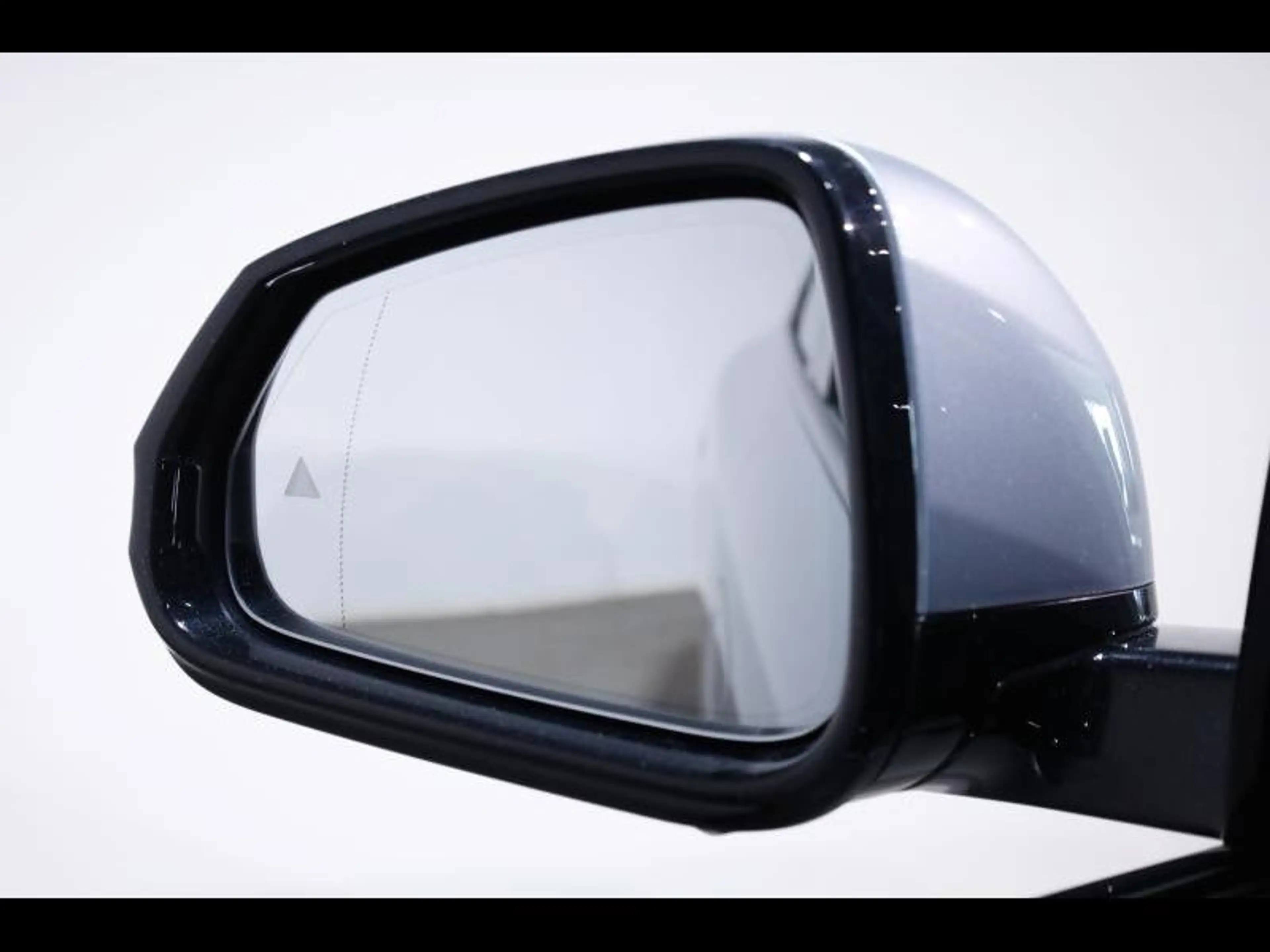 BMW iX2 xDrive30 Kit M Sport — photo 24
