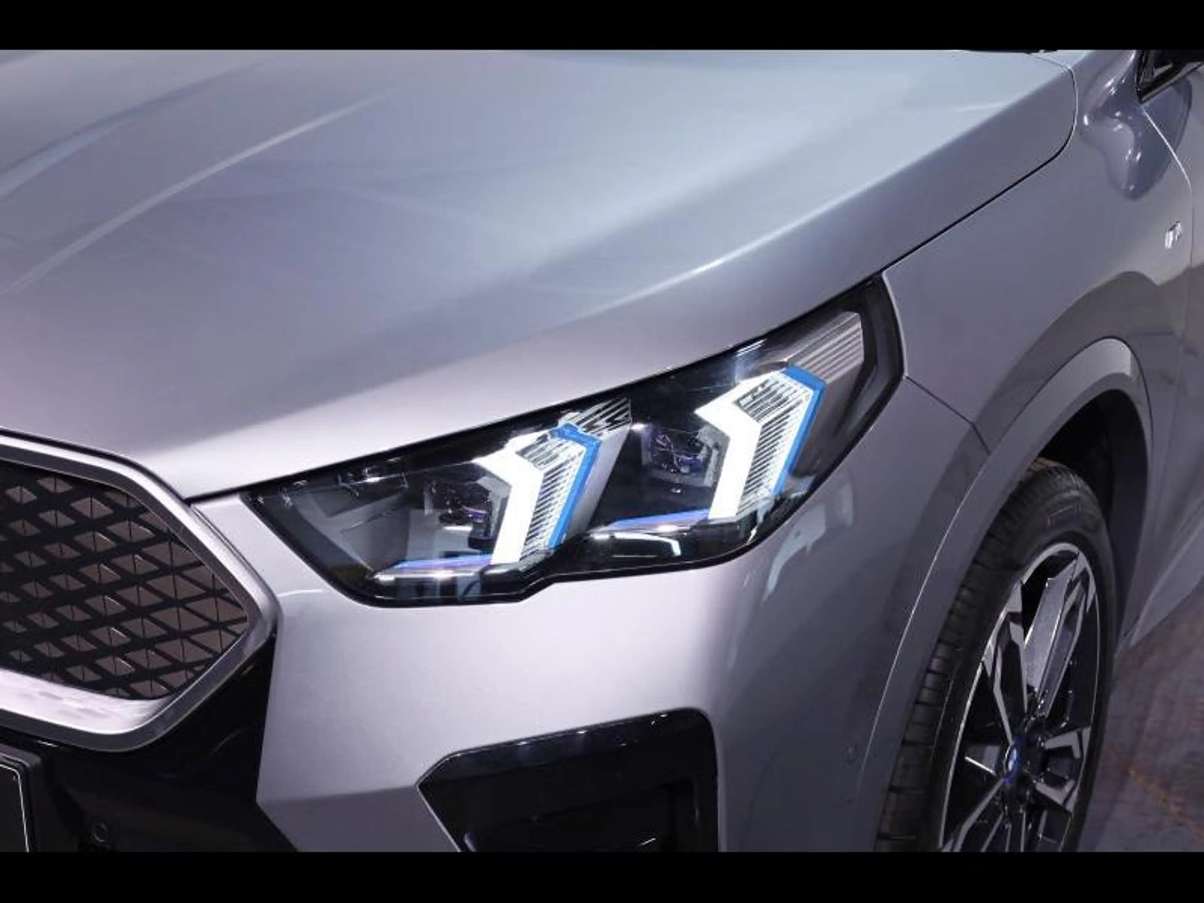 BMW iX2 xDrive30 Kit M Sport — photo 25