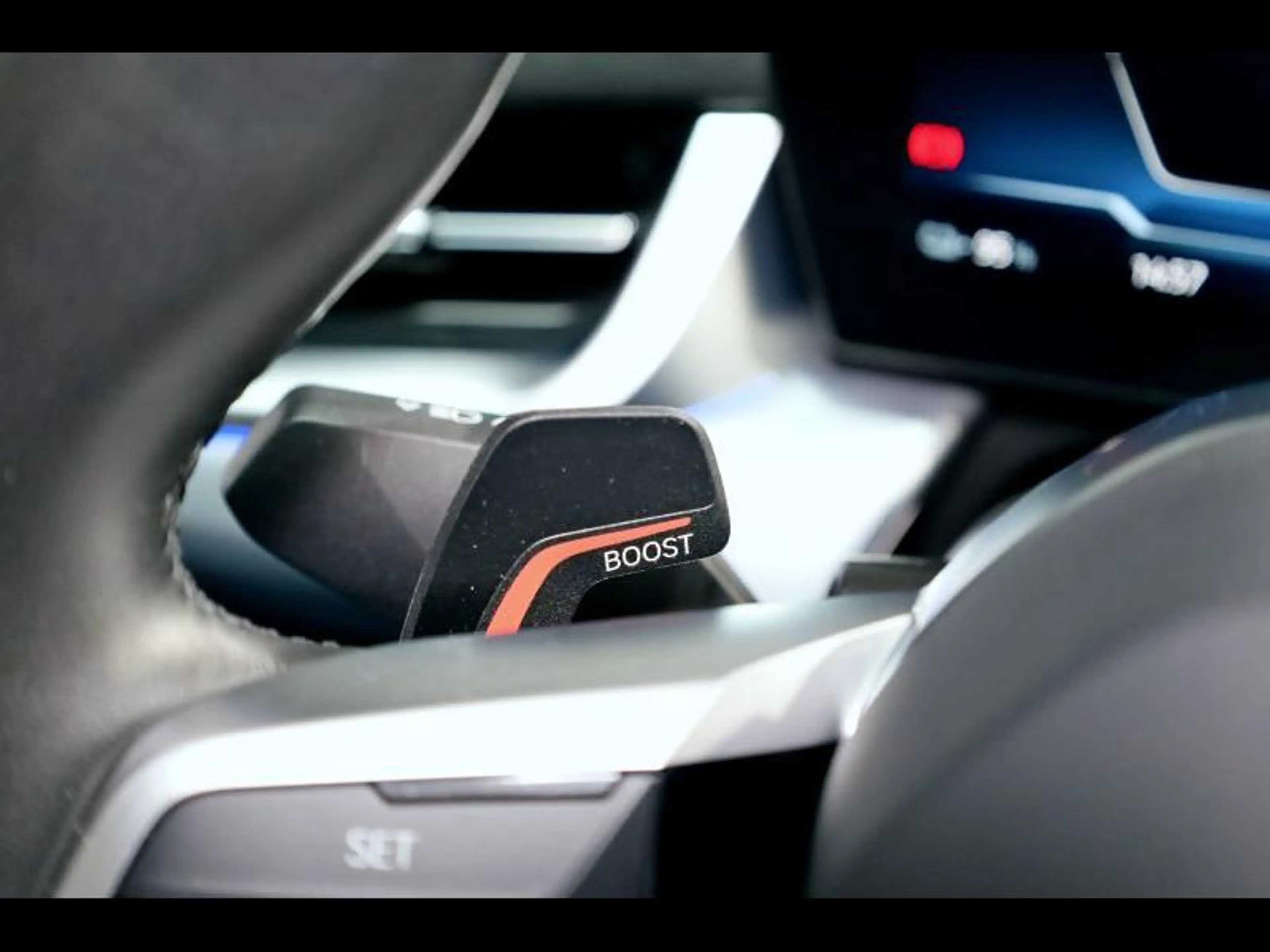 BMW iX2 xDrive30 Kit M Sport — photo 14