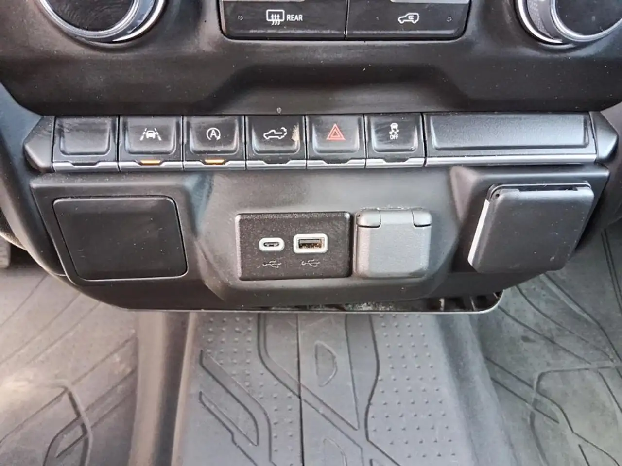 Chevrolet Silverado 1500 снимка Chevrolet Silverado 1500