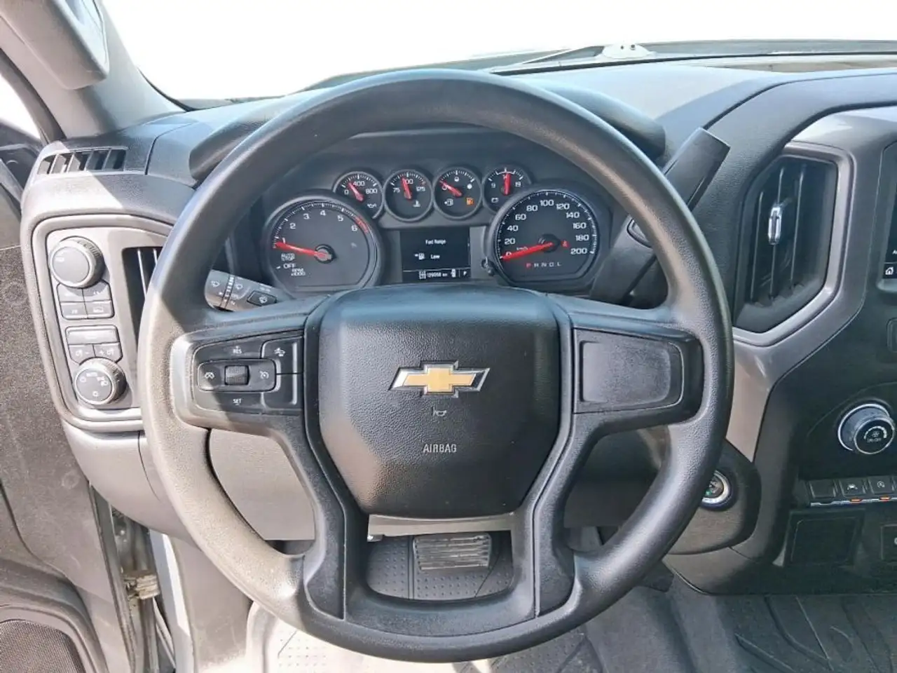 Chevrolet Silverado 1500 снимка Chevrolet Silverado 1500