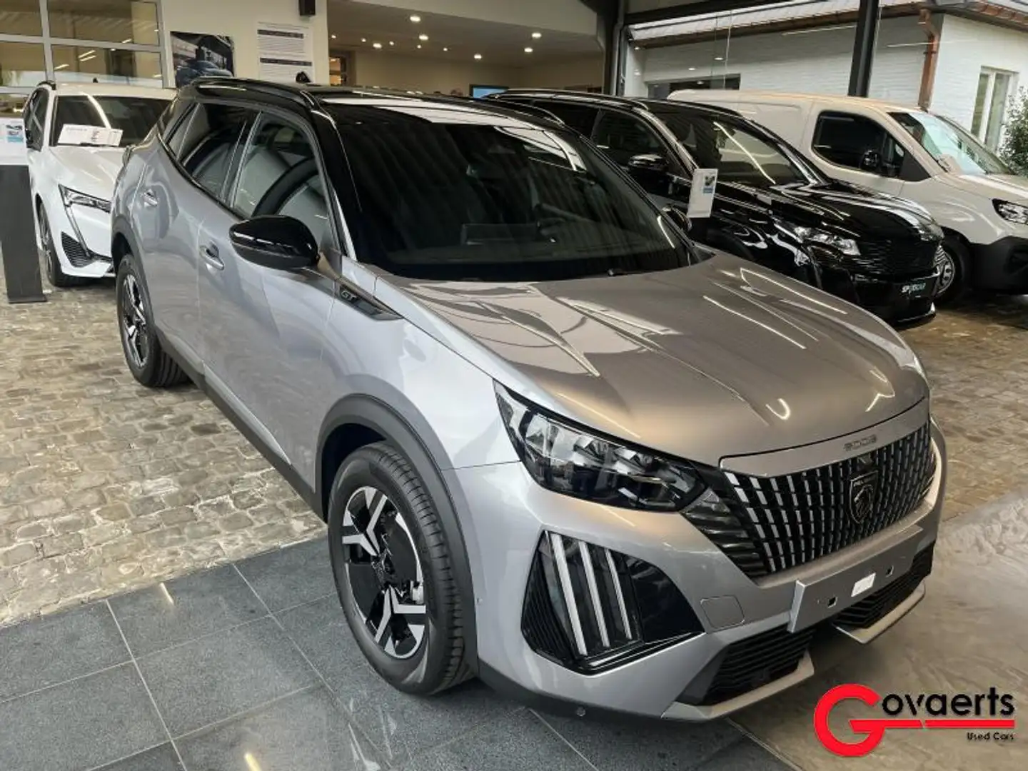 Peugeot 2008 GT Hybrid Gris - 1