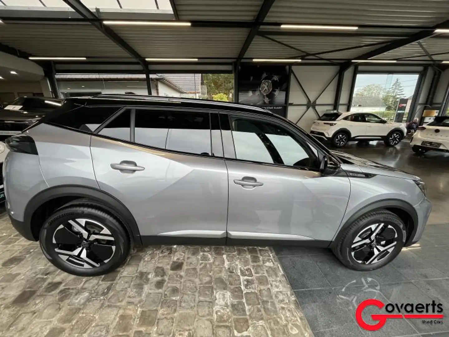 Peugeot 2008 GT Hybrid Gris - 2
