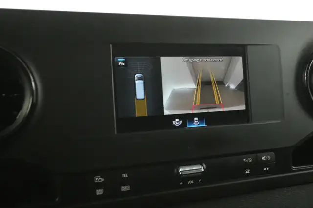 Mercedes-Benz Sprinter view 13