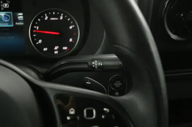 Mercedes-Benz Sprinter view 18