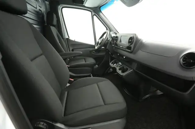 Mercedes-Benz Sprinter view 24