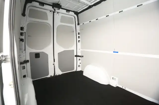 Mercedes-Benz Sprinter view 25