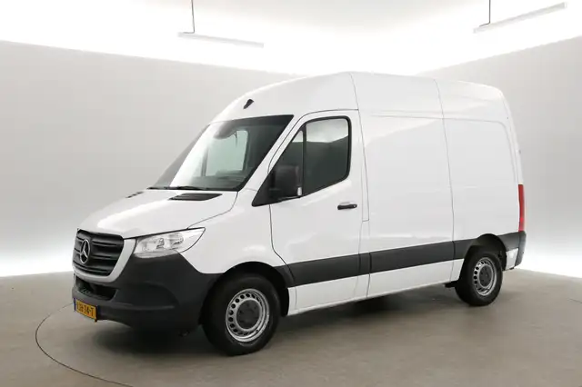 Mercedes-Benz Sprinter view 8