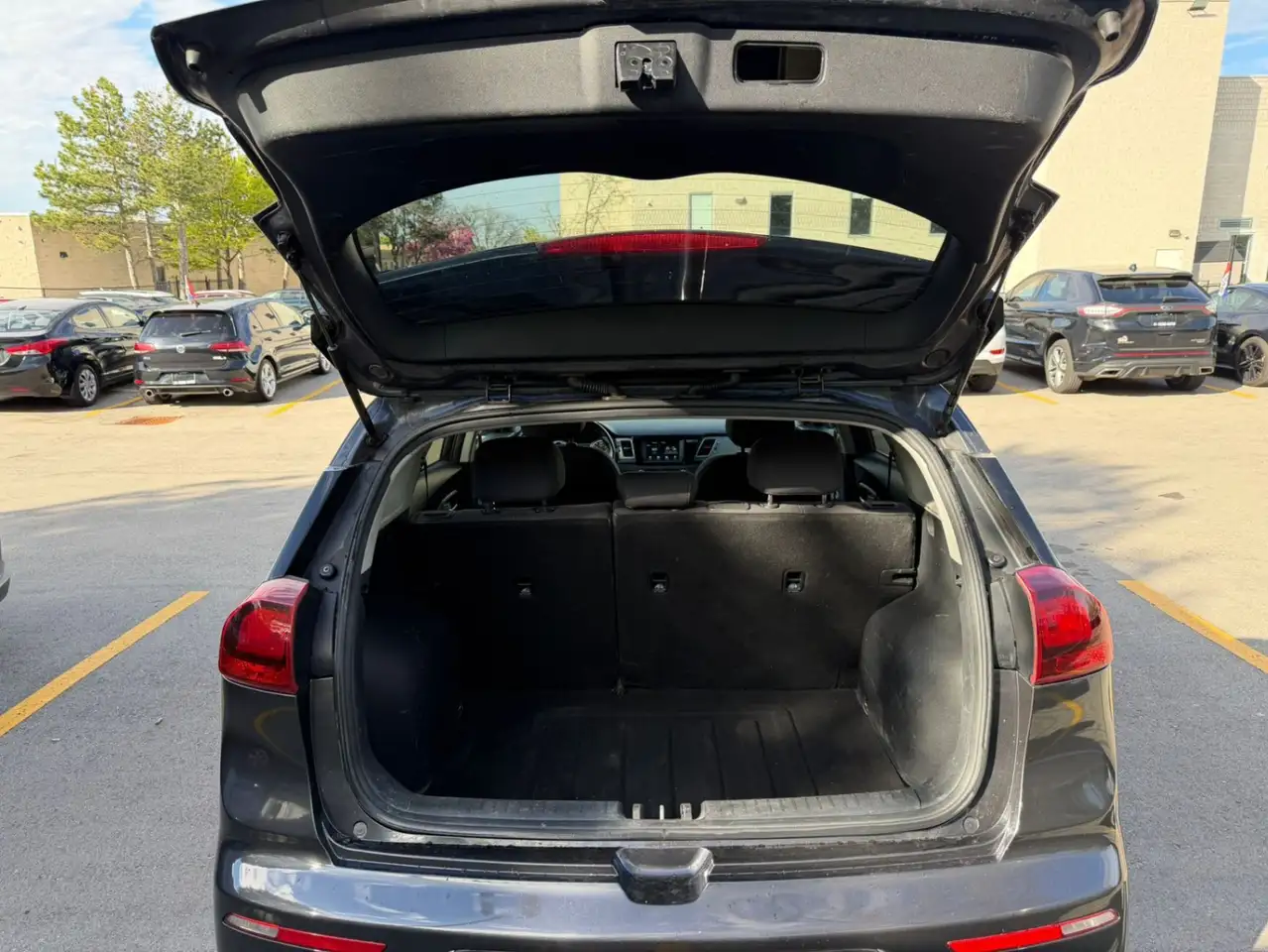 Kia Niro снимка Kia Niro