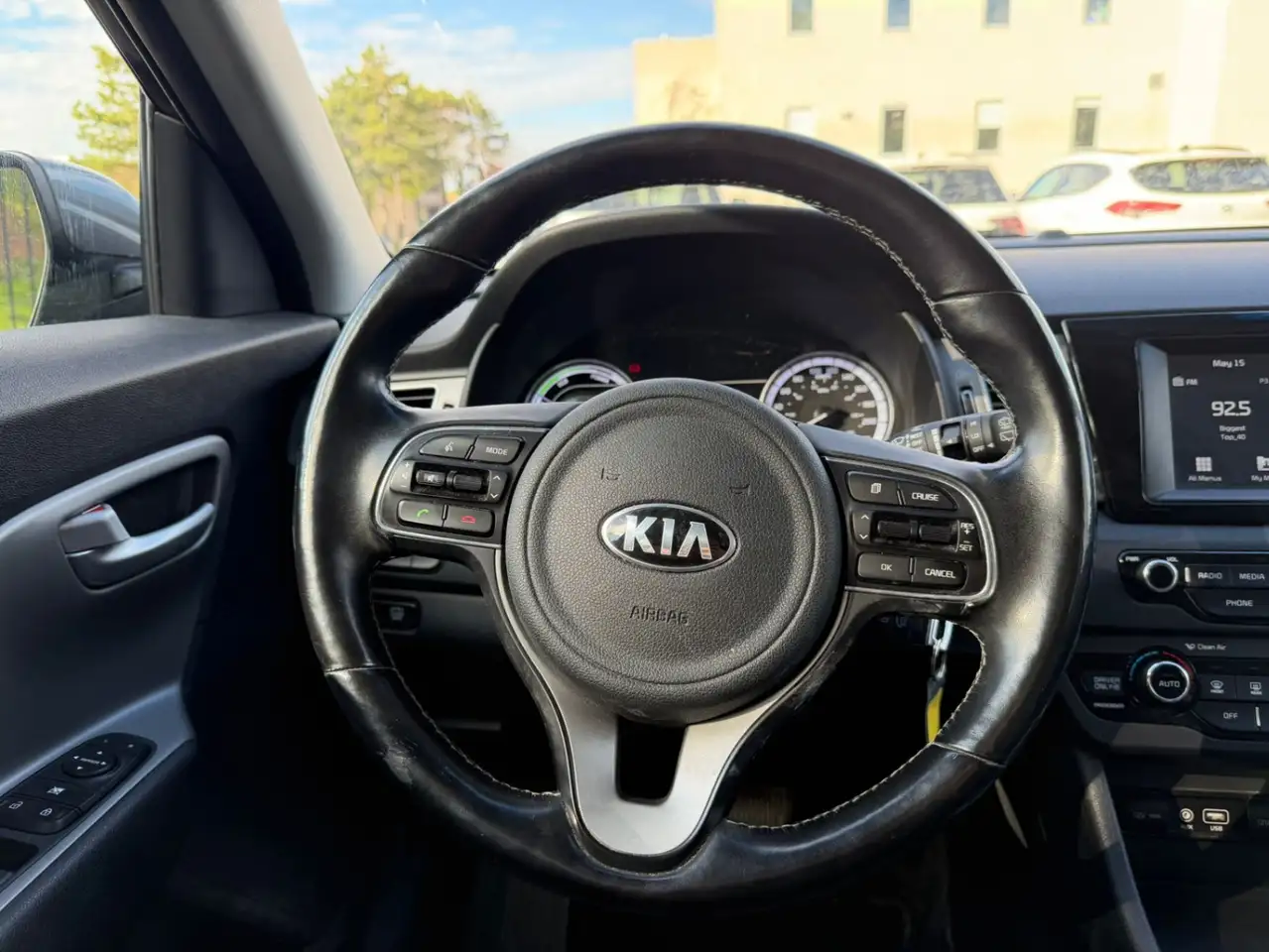 Kia Niro снимка Kia Niro