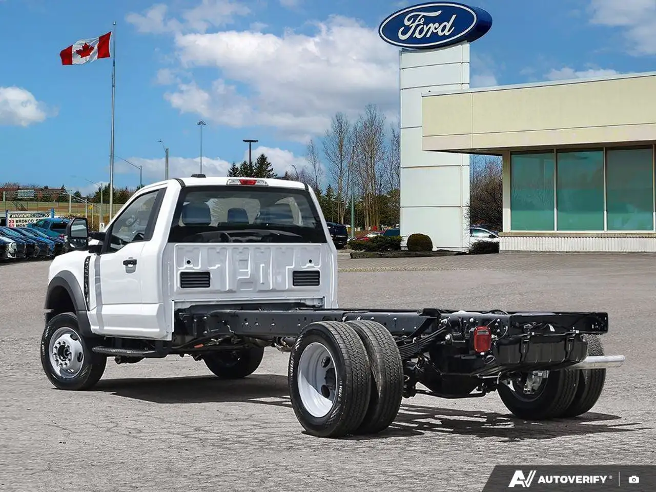 Ford F-550 Super Duty снимка Ford F-550 Super Duty