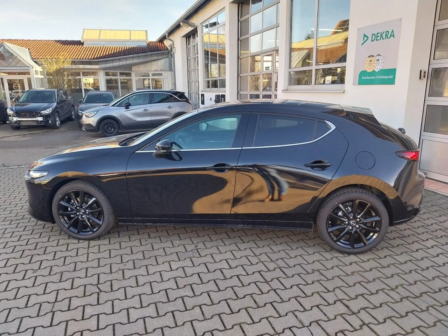 Mazda 3 SKYACTIV 140 AT Homura NAVI/HUD/KAMERA Schwarz - 2