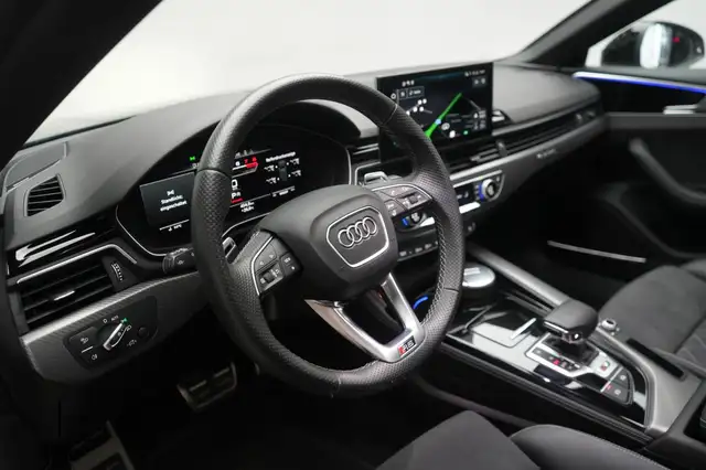 Audi RS5 view 11