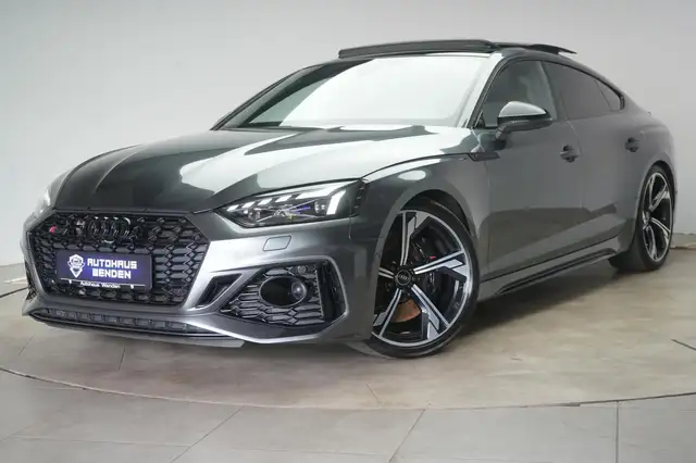 Audi RS5 view 3