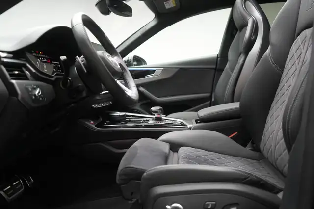 Audi RS5 view 10