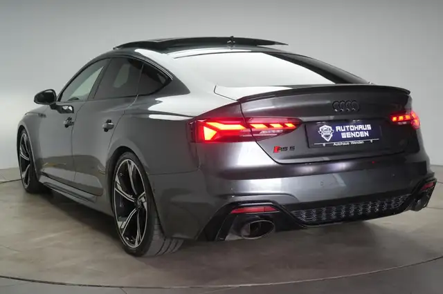 Audi RS5 view 4