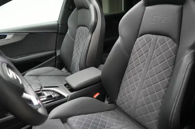 Audi RS5 view 12