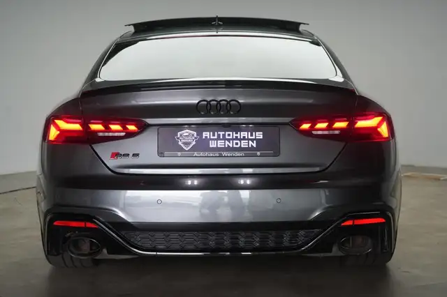 Audi RS5 view 5