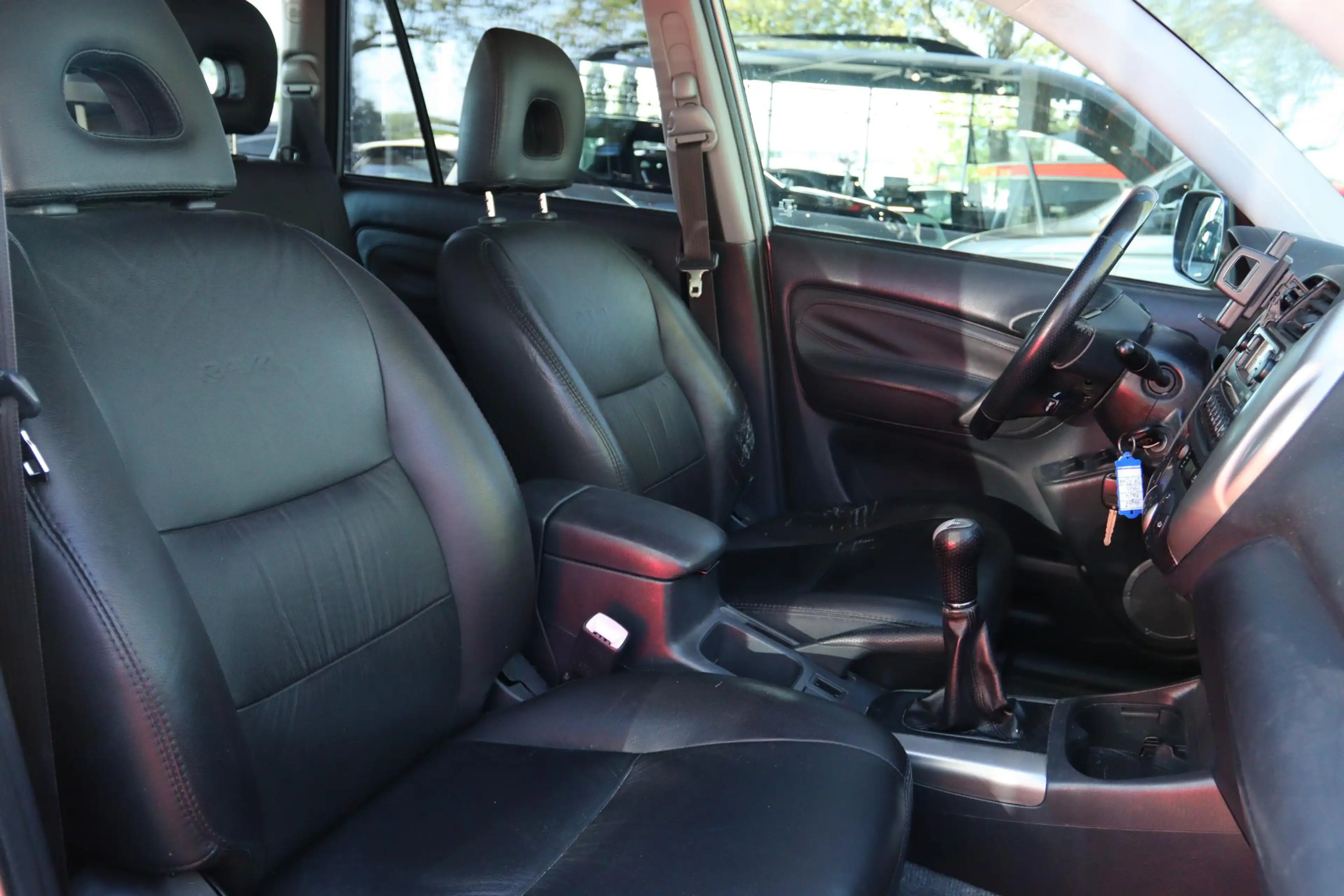 Toyota RAV 4 2.0-16V VVT-I SPECIAL EDITION | LEDER | TREKHAAK A — photo 4