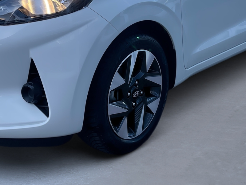 Hyundai i10 1.0 Benzin 63PS Schalter Trend, Komfortpaket — photo 6