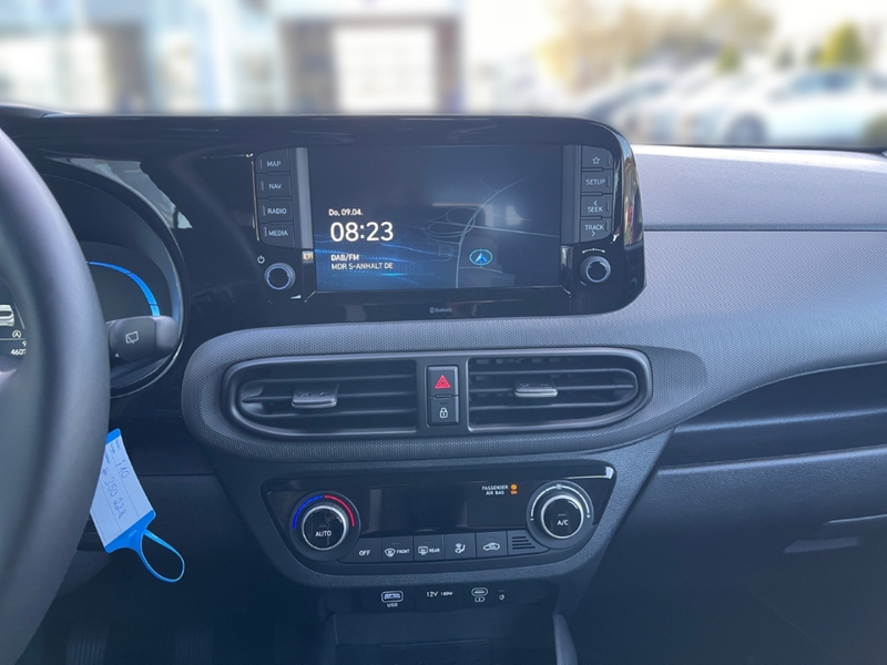 Hyundai i10 1.0 Benzin 63PS Schalter Trend, Komfortpaket — photo 9